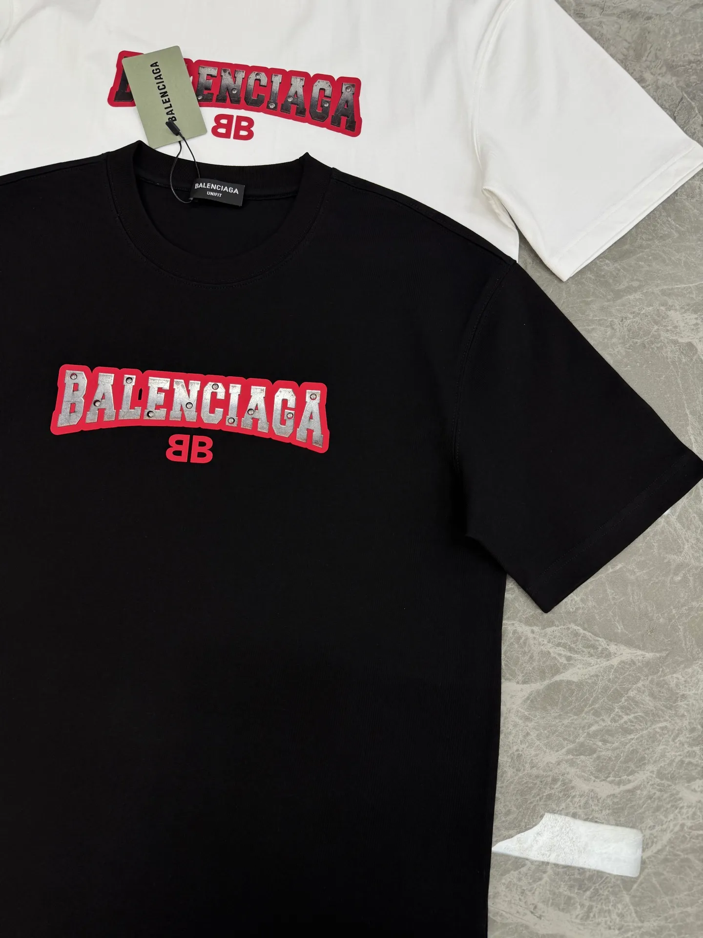 ⚜️ Balenciaga New Arrival T . Same Style❤️ +Red ， ！Silver ， ，BB ✨ Quality 280g ， Breathable， 。Balenciaga ， ， ！🔥 ！ ：Black.White.Dark Gray.Sizes：S-3XL ‼️（175/145 L）